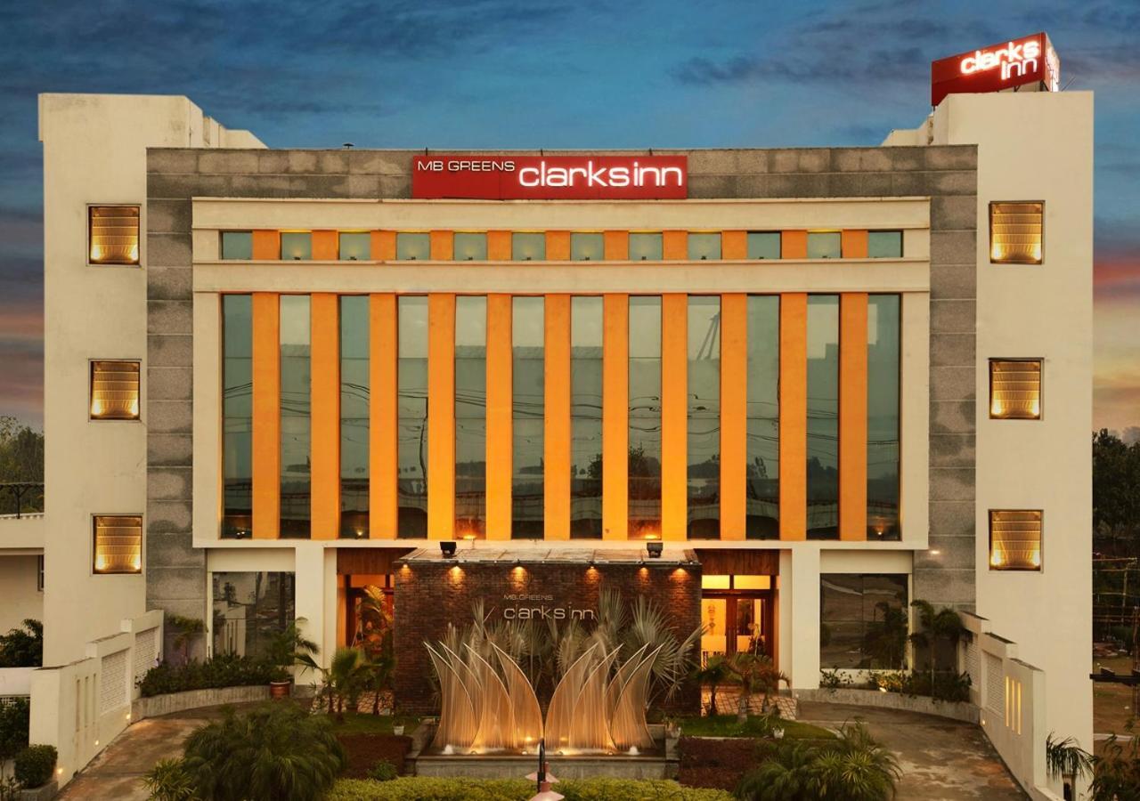 M B Greens Clarks Inn Морадабад Екстериор снимка